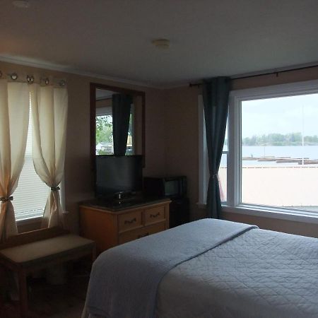 Hills Motel & Marina アレクサンドリア・ベイ エクステリア 写真